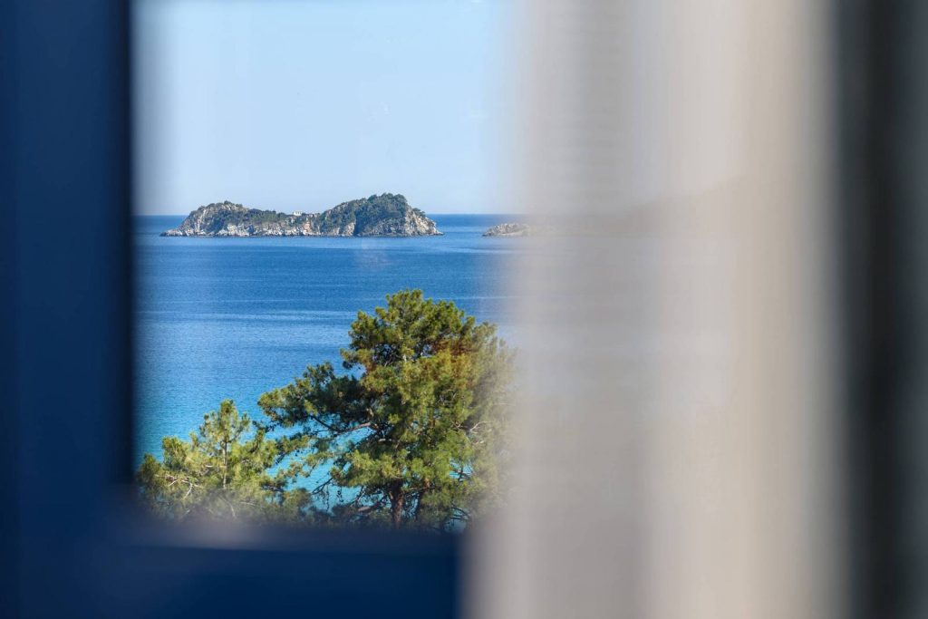 Balcony - Infinite Ble Golden Beach
