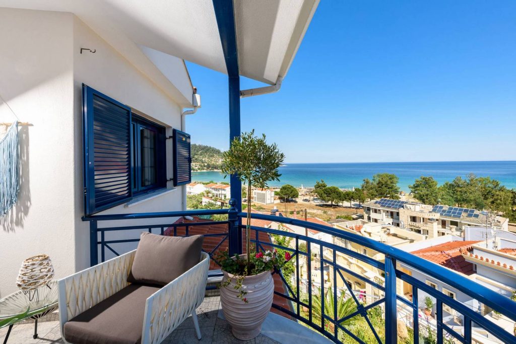 Balcony - Infinite Ble Golden Beach