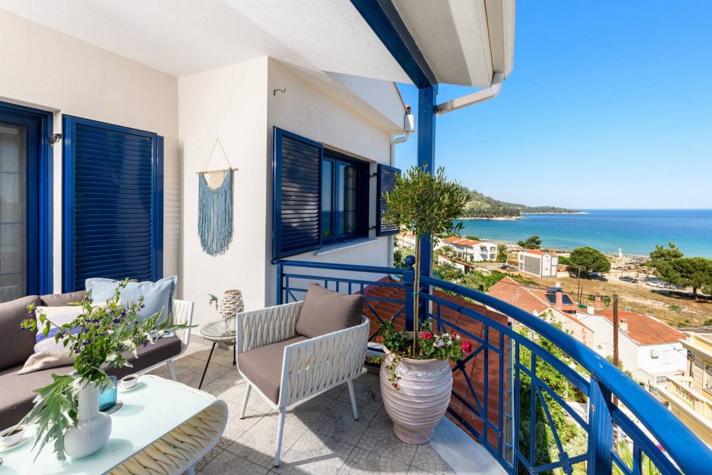 Balcony - Infinite Ble Golden Beach