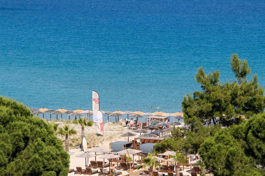 View - Infinite Ble Golden Beach