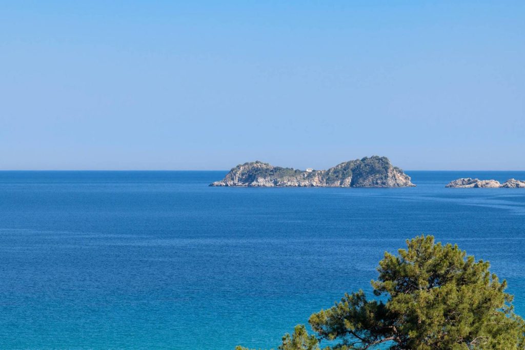 View - Infinite Ble Golden Beach