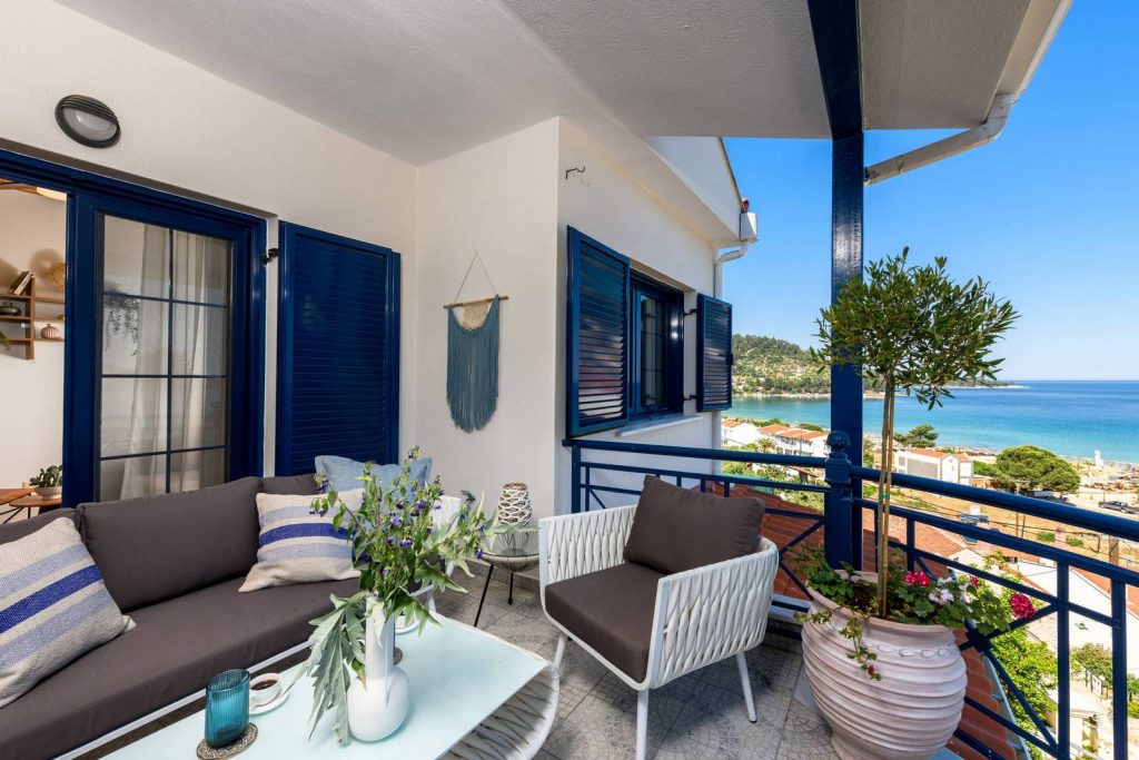 Balcony - Infinite Ble Golden Beach